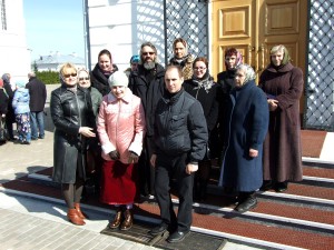 На ступенях Свято_Евфросиньевской церкви